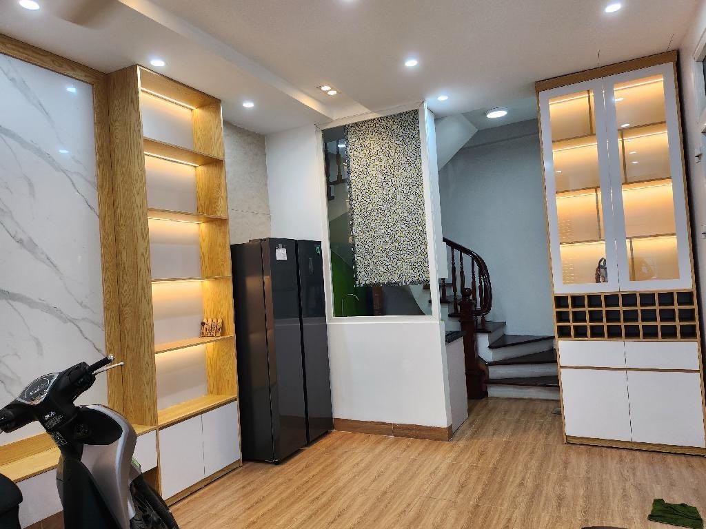 Bán nhà Đại Cát, Bắc Từ Liêm, 32m2 5 tầng, mặt tiền 4.7m, giá 5.15 tỷ