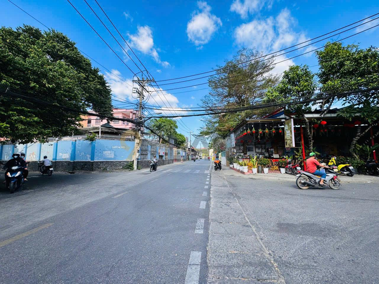 1210 - BÁN NHANH LÔ ĐẤT HXH - NGAY NGÃ 5 THỦ ĐỨC ĐƯỜNG KHA VẠN CÂN - GẦN PHẠM VĂN ĐỒNG - TIỆN ÍCH XUNG QUANH ĐẦY ĐỦ