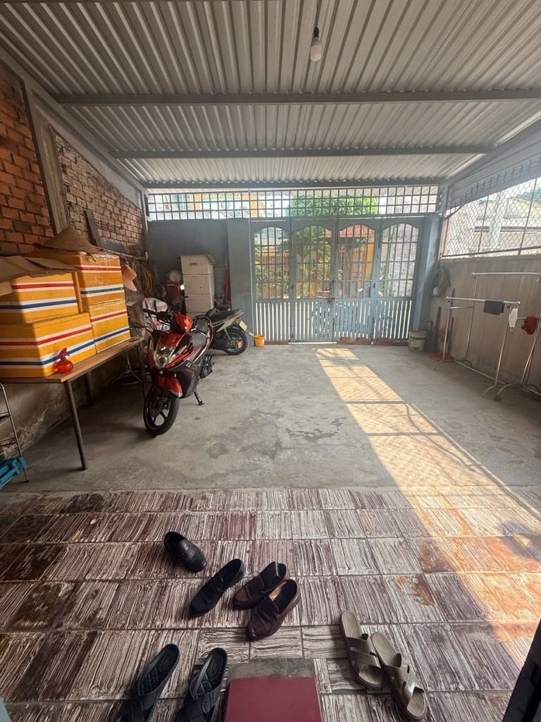 NHÀ MẶT TIỀN  CẤP 4 .KINH DOANH ĐA NGÀY. LINH CHIỂU THỦ ĐỨC