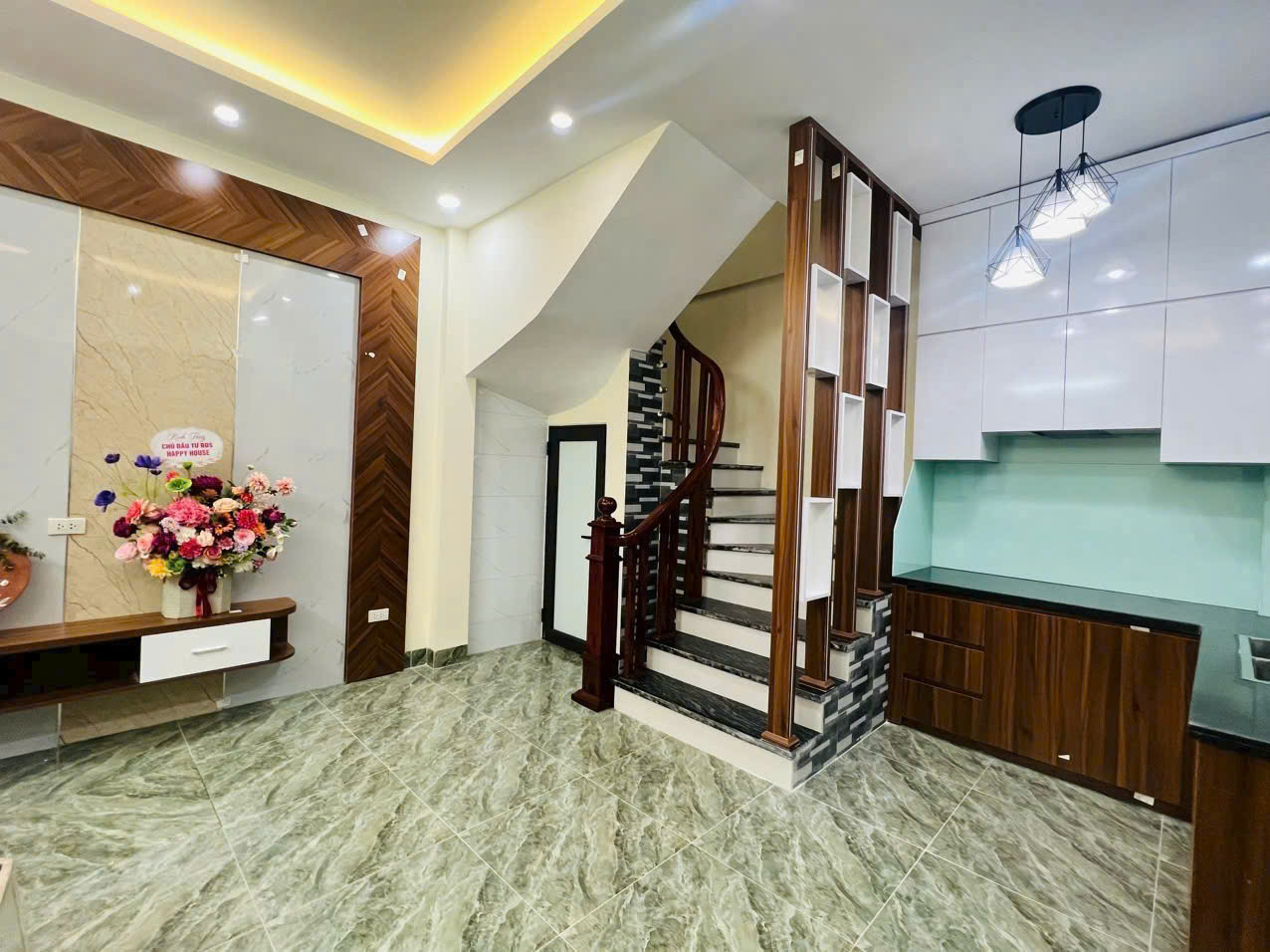 Cho thuê nhà ngõ 93 Phố Nam Dư, 38m2 x 5 tầng, 3 ngủ, 11.5 Triệu KD online ở gđ, nhóm
