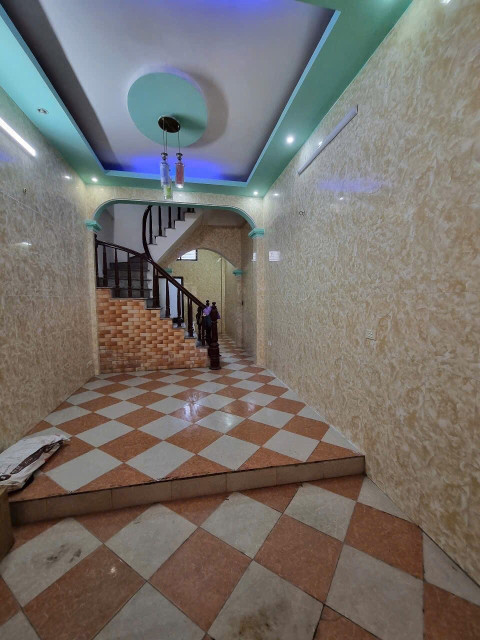 Cho thuê Phố Lĩnh Nam, 4 tầng x 40m2, 5 ngủ, 11 Triệu làm VP c.ty, ở gđ, nhóm
