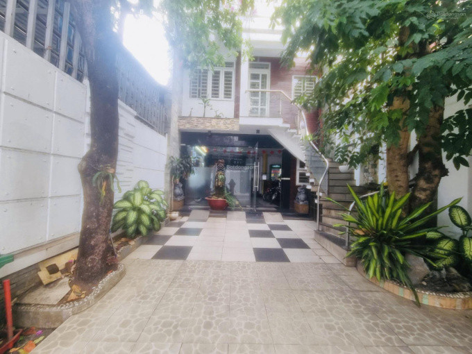Bán biệt thự mặt tiền số nhà tài lộc, nở hậu, hướng đông, đường số 9 sát Hoàng Diệu 2, TP Thủ Đức