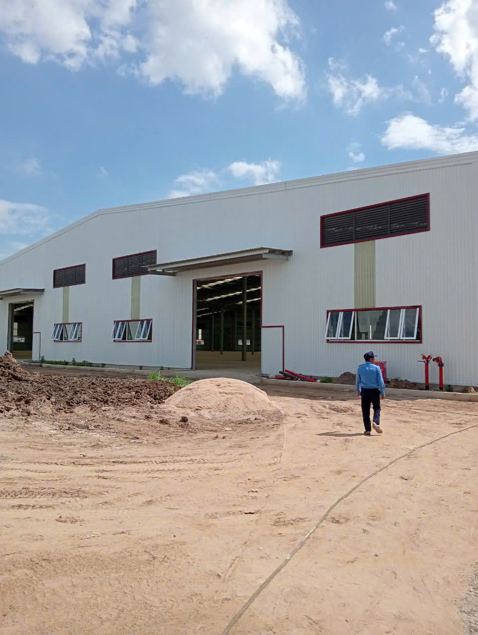 cho thuê nhà kho xưởng 13.600m2 trong KCX Linh Trung, tổng 6.000m2, kho xưởng 3600m2