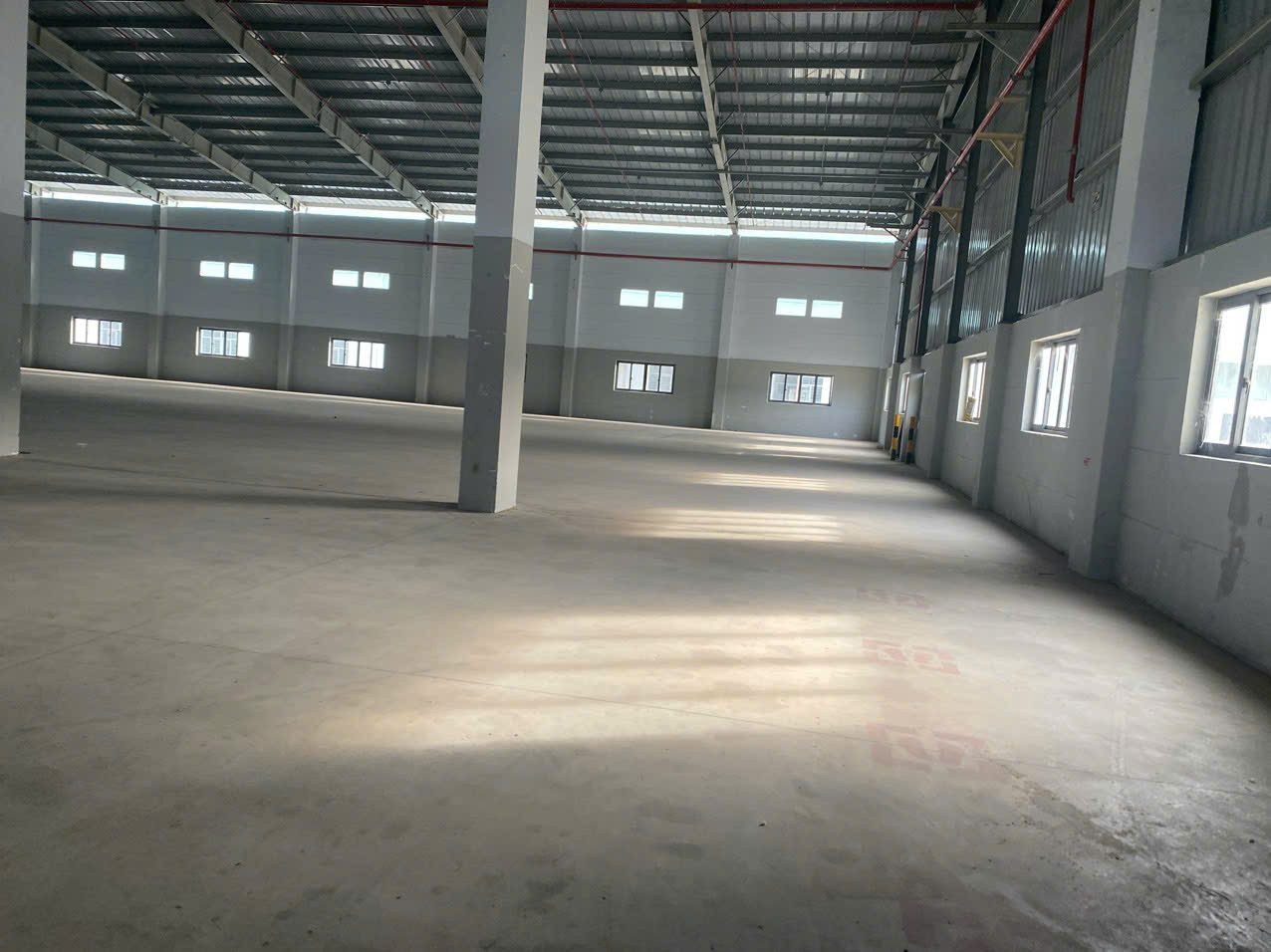 Nhà kho logistics có dock công 2000m2, 3000m2, 4000m2, 7000m2, tại Bình Chiểu Thủ Đức. cho thuê hết hoặc thuê lẻ 2000m2 cũng được
