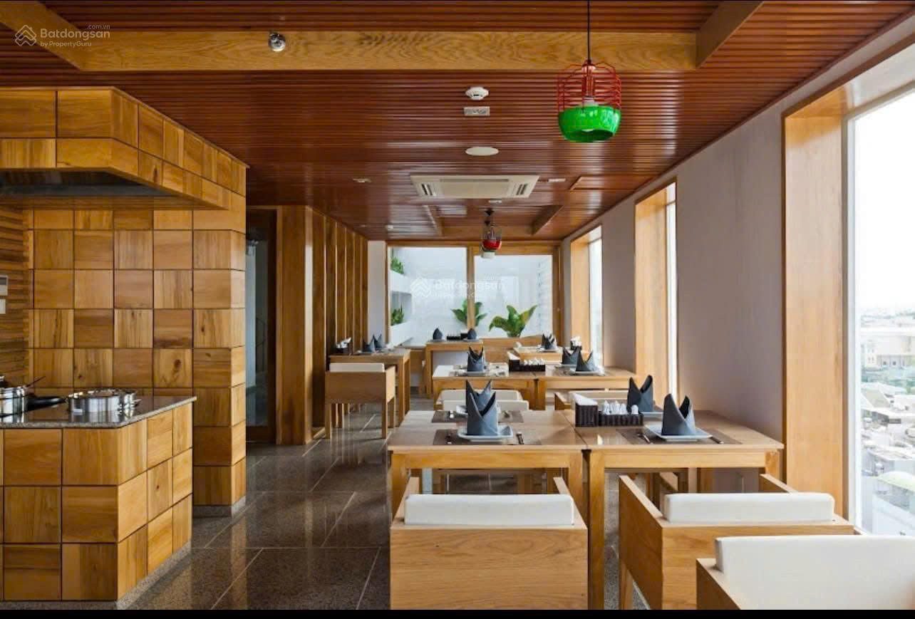 Bán KS Có 48 phòng MẶT TIỀN đường TRẦN QUANG KHẢI, Phường Lộc Thọ, TP Nha Trang. Cách biển chỉ 400m.