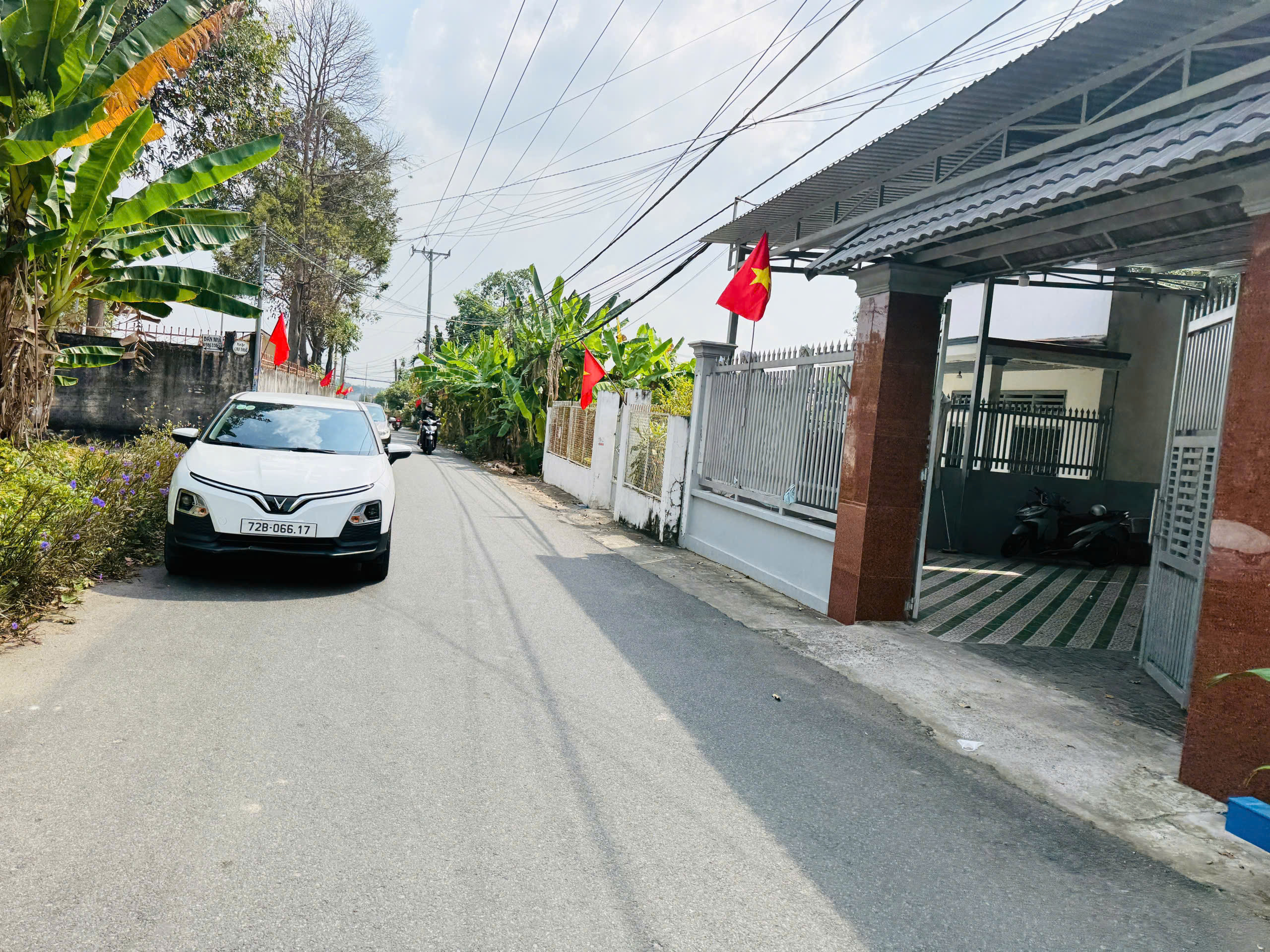 Bán đất 394.8m² có sẵn 80m² thổ cư ngang 10m giá 3.5 tỷ tại Phường Long Hương