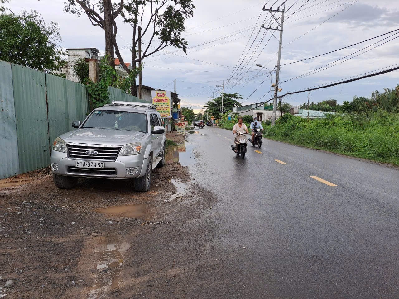 Bán đất 2300m² ngang 24m giá 51 tỷ Phường Long Phước
