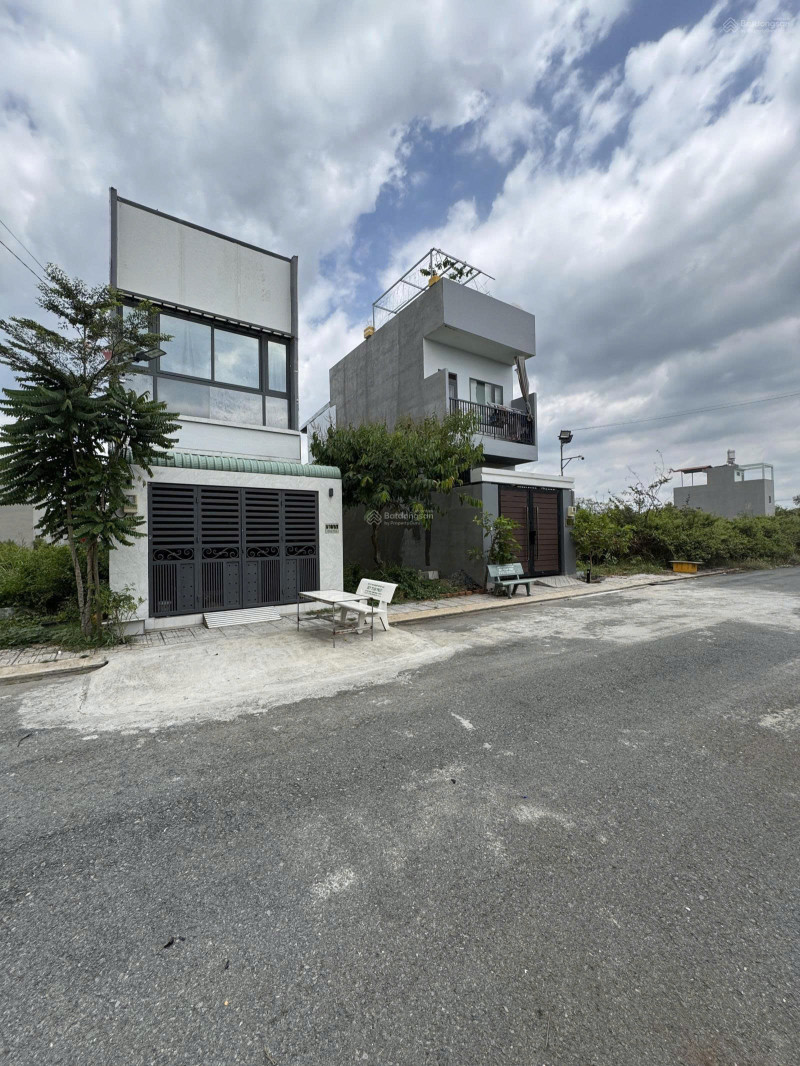 SAO LẠI RẺ THẾ NÀY ! Chỉ với 2.25 Tỷ có ngay lô đất 80m2 liền kề Vinhomes ngay MT Long Phước, Quận 9, Sổ riêng