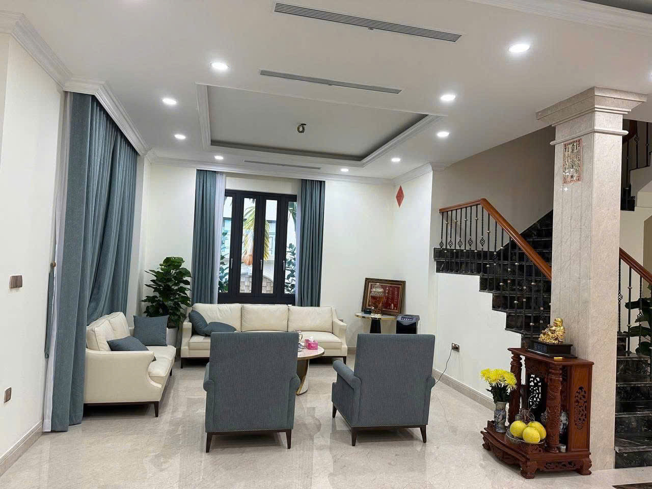 BDS HVL Cho thuê biệt thự sân vườn đẹp có nội thất 3 tầng khu biệt thự