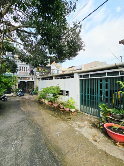 Nhà Phố 225m2, Ngang 10m x 22m  Đường Ô tô, Gần VINHOMES GRAND PARK. Giá 9.8 tỷ TL.