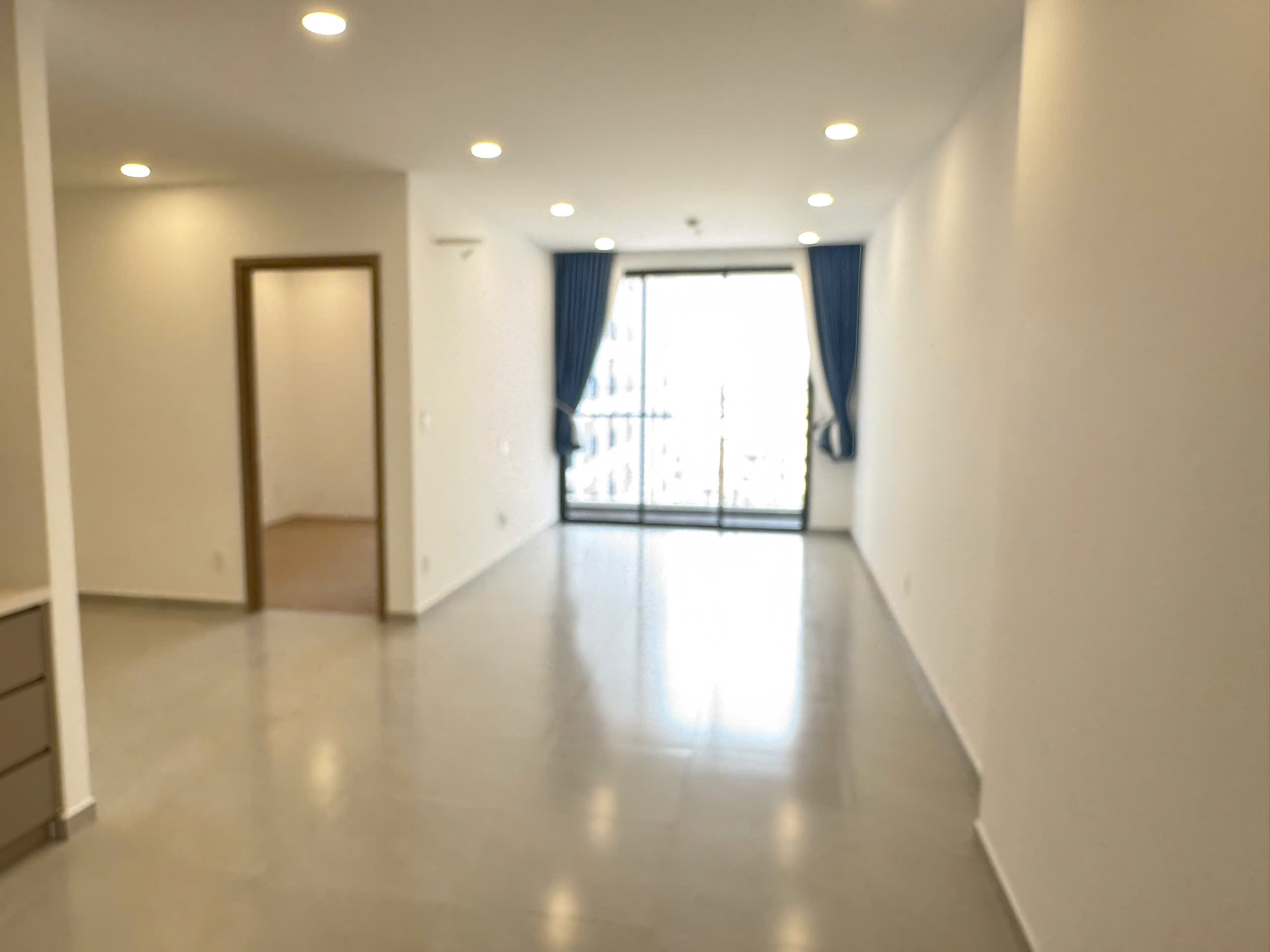 Cho thuê căn hộ quận 9, DT 63m2 có rèm, view sông, balcony rất rộng, chỉ 5,5 triệu