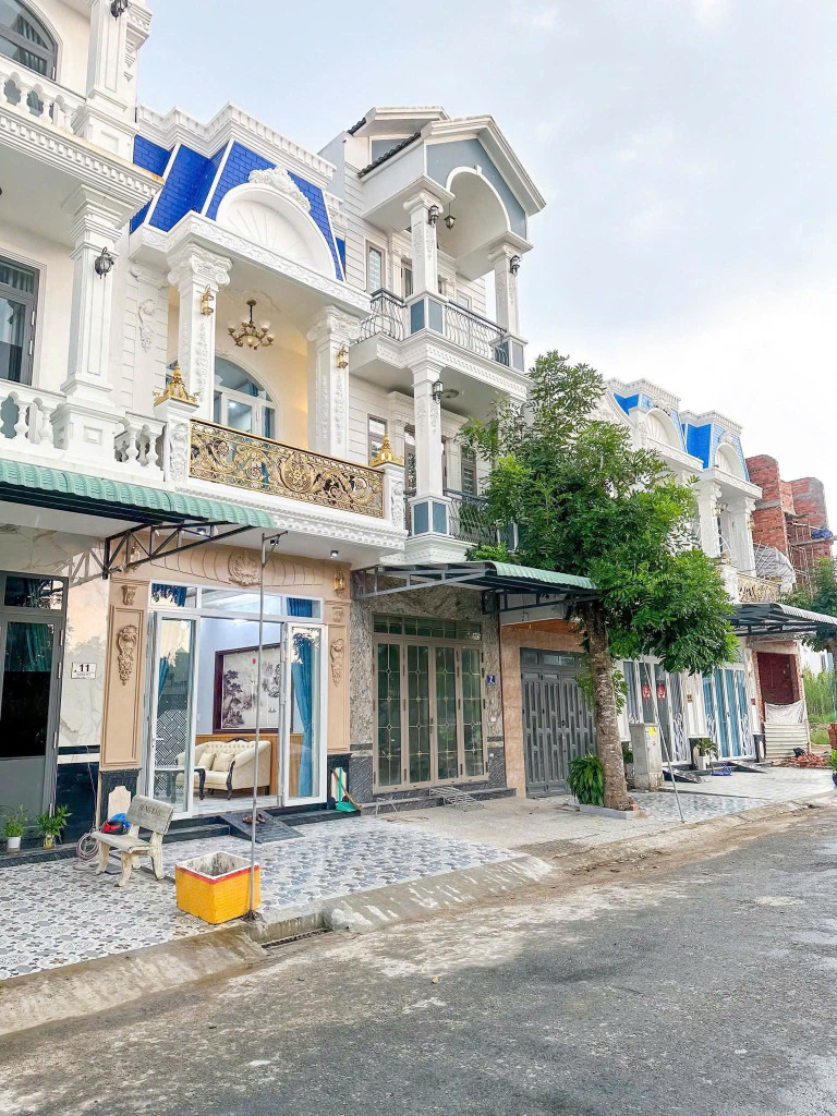 11. NHÀ TRỆT LẦU GIÁ TỐT - KDC CỬU LONG, P. LONG HOÀ, Q. BÌNH THỦY, TP. CẦN THƠ
