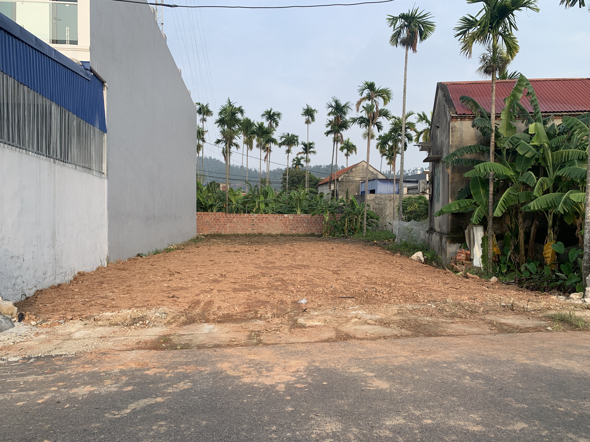 Mặt đường liên phường Đông Sơn cũ