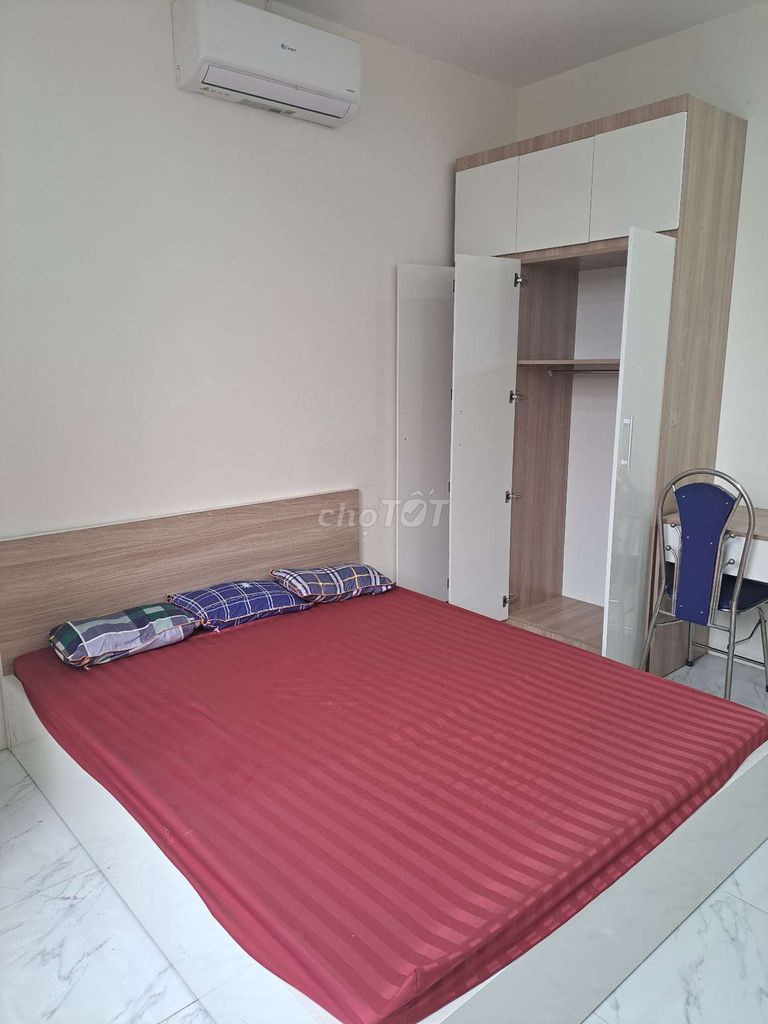 Cho thuê căn hộ 50m2 có 2 ngủ khép kín full đồ, thang máy mặt phố 269 Doãn Kế Thiện, Cầu Giấy