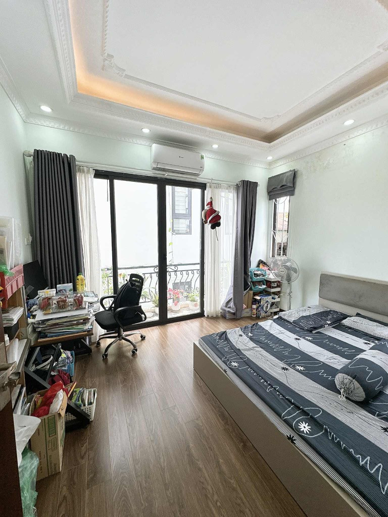 Bán nhà minh khai gốc đề 5 tầng long lanh ở ngay lô góc 1 nhà ra phố hoàng mai
