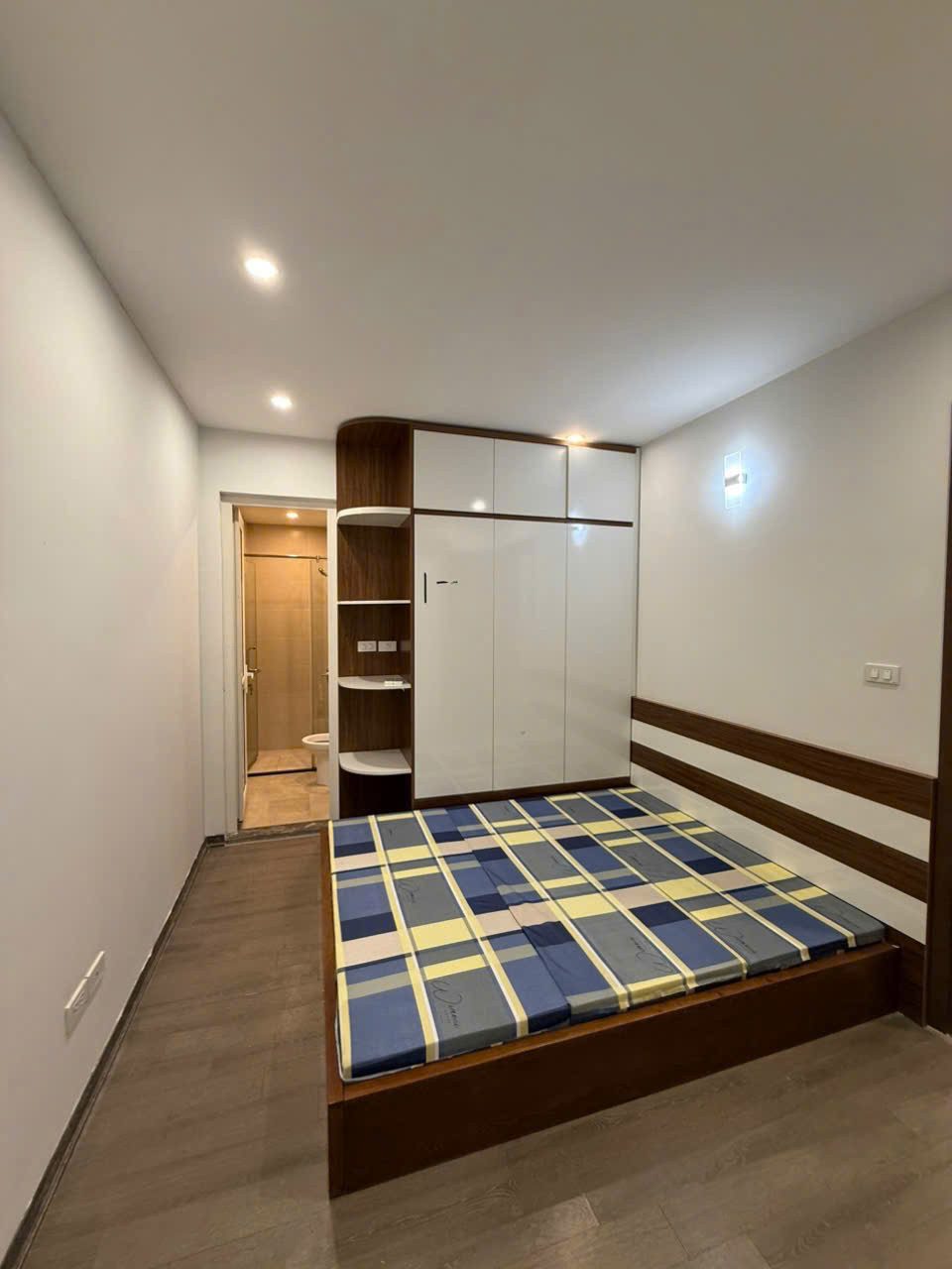 Cho thuê căn hộ 2pn đủ đồ CT4 Mỹ Đình Sông Đà giá 10 triệu.