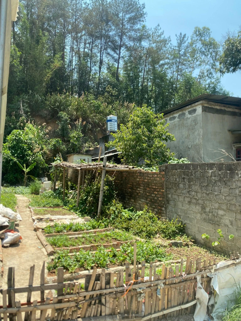 Đất vuông góc