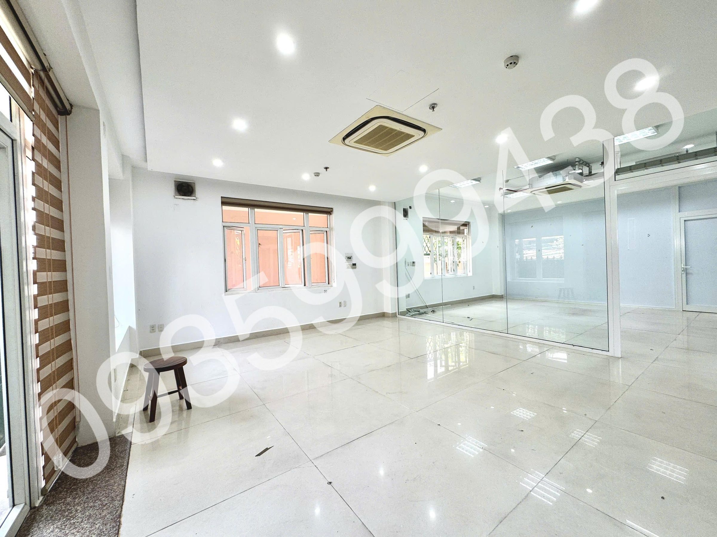 CHO THUÊ VĂN PHÒNG 30 M2 - 8 TR/THÁNG GẦN CẦU TRẦN THỊ LÝ, LH: 0935 999 438