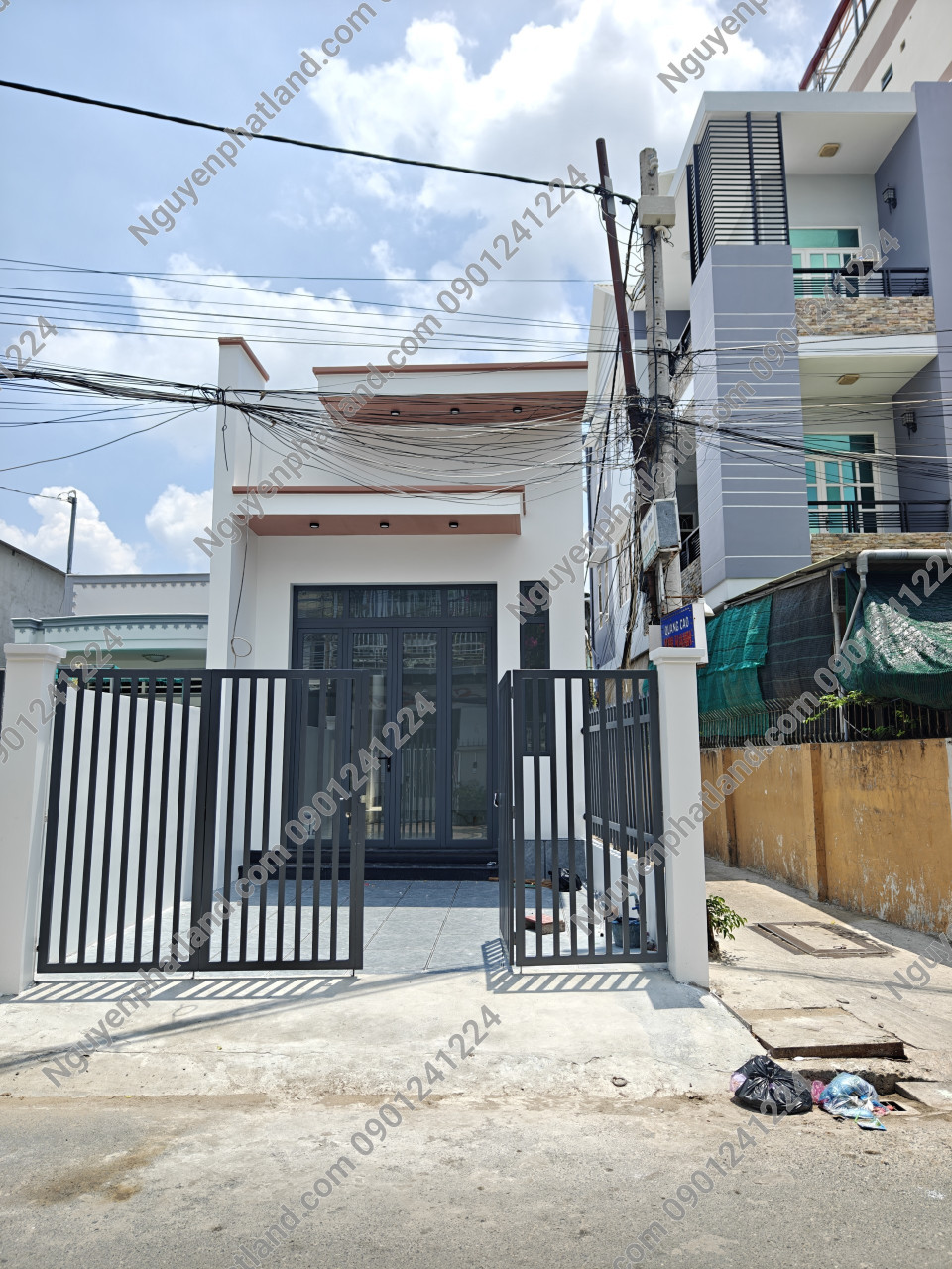 Bán nhà mới xây mặt tiền Lê Văn Nhung Mỹ Bình Long Xuyên An Giang