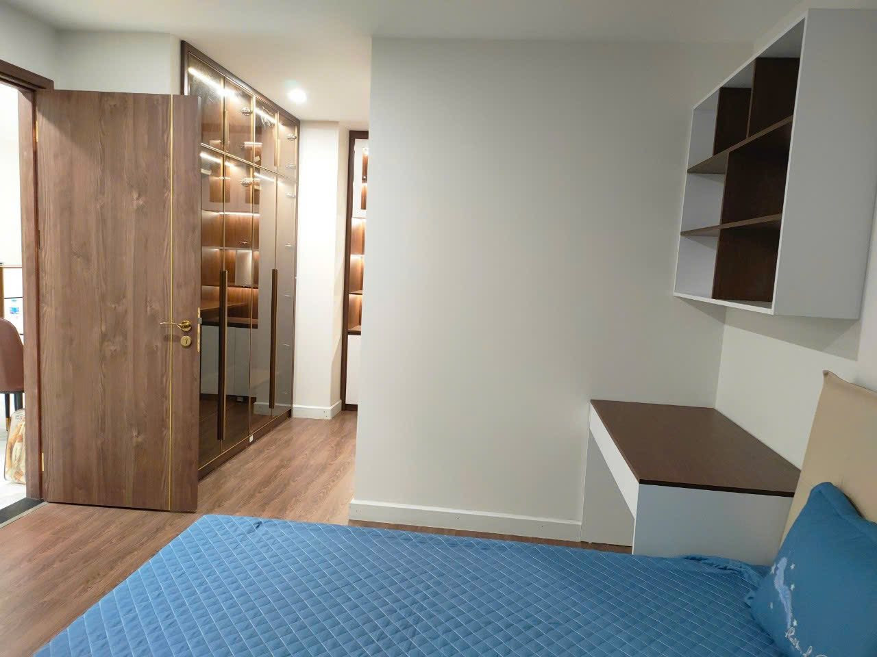 Căn hộ Sunshine Center Mỹ Đình, thiết kế 3 phòng ngủ. Được trang bị đầy đủ nội thất mới.
