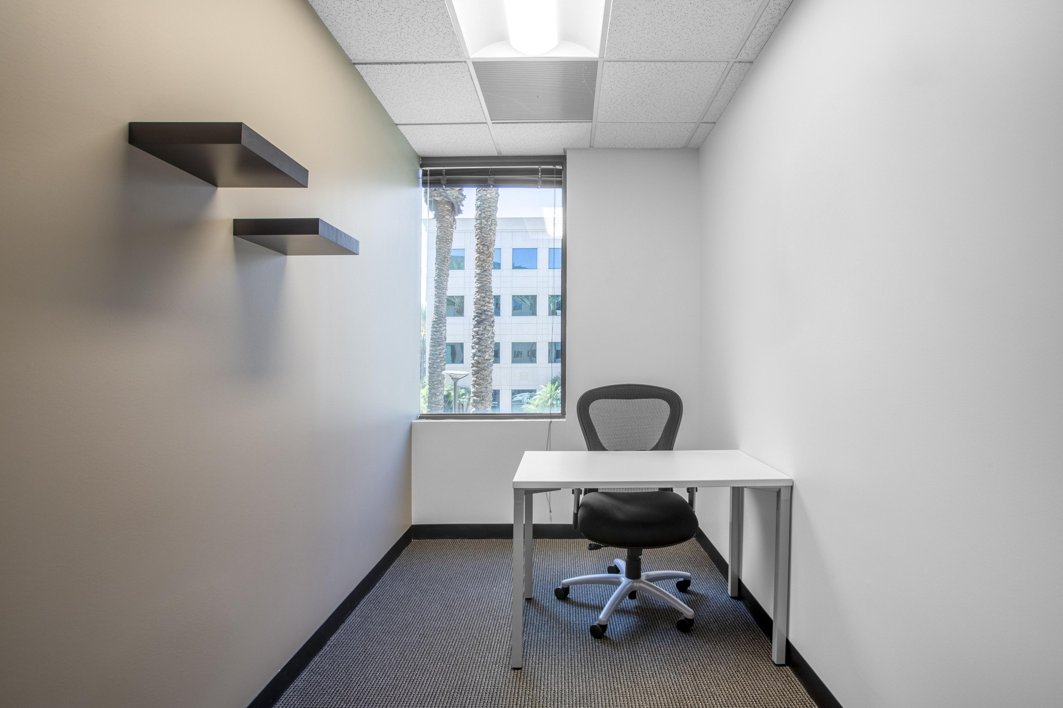 Không gian văn phòng riêng dành cho 2 người tại Regus Epic Tower