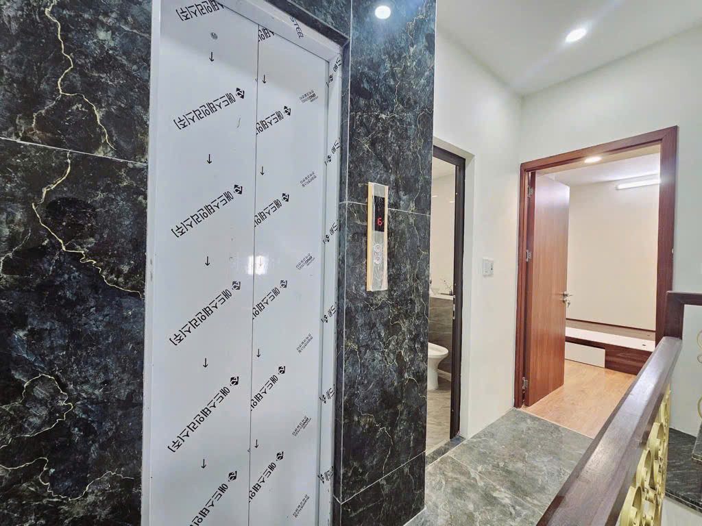 BÁN NHÀ ĐẸP PHỐ NGUYỄN HOÀNG -THANG MÁY - NGÕ SẠCH ĐẸP - GIÁ CHỈ 7.5 TỶ