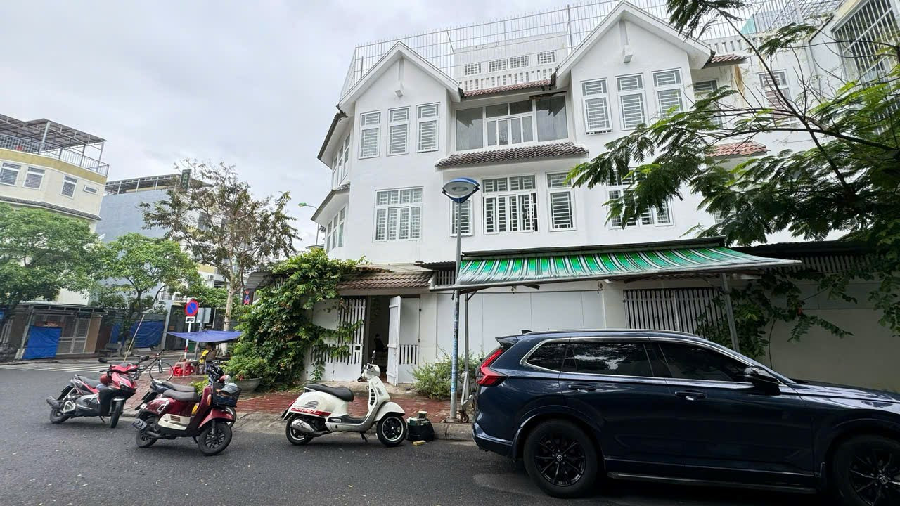 Bán nhà 156.9m² ngang 8m giá 14.5 tỷ Phường Nam Nha Trang