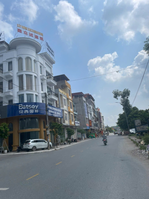 Bán 250m đất. Lô góc. Giãn dân chu mẫu cũ nhìn vườn hoa. Làn 2 quốc lộ 18. Phường nam sơn bắc ninh