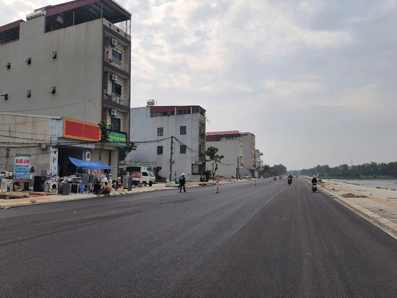 Bán 90m2 đất đường hàng cây nhìn hồ. Khu lãm làng vân dương. Nam sơn bắc ninh