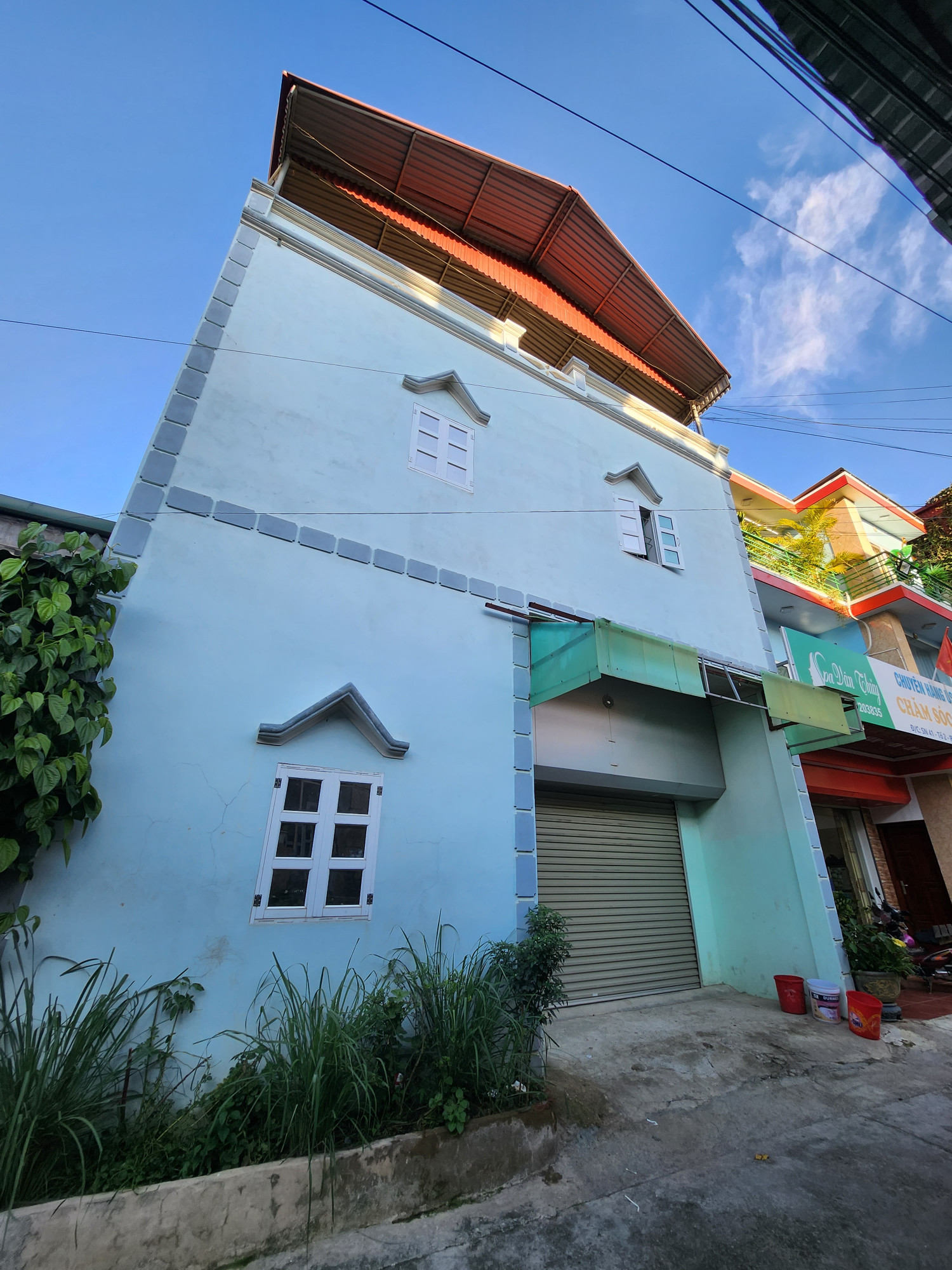 Đất nhà 2 tầng đối diện Hoa Ba dãy 2.