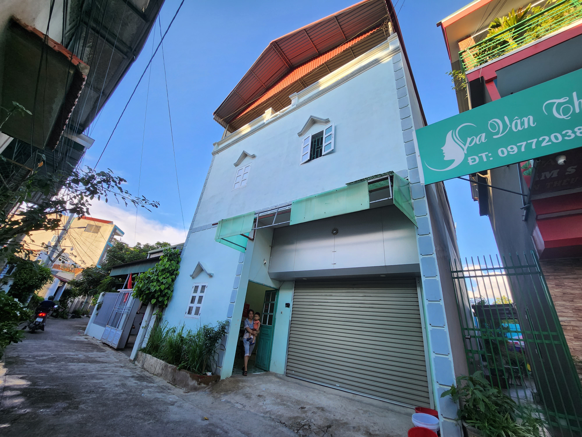 Nhà 2 tầng khung cột chắc  hắn