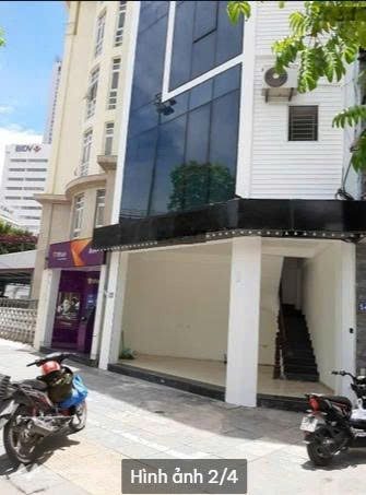Cho Thuê Nhà Mặt Đường Nguyễn Văn Huyên - Cầu Giấy 30M² 5 Tầng - Thông Sàn - Nội Thất Trống - Kinh Doanh - Giá Thuê 40tr