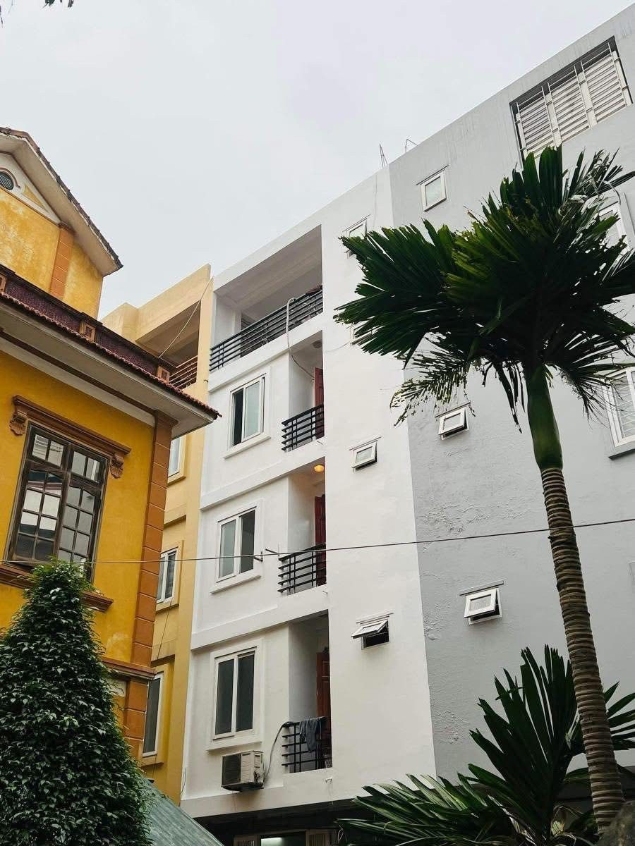 🏡 BÁN NHÀ TRẦN CUNG, BẮC TỪ LIÊM – 30M², 5 TẦNG, MẶT TIỀN 5,9M, 4 PHÒNG NGỦ, NGÕ RỘNG THOÁNG SÁNG, GẦN BỆNH VIỆN E – GIÁ 8,6 TỶ 📕✨

📞 Liên hệ: Nga 0982318676.