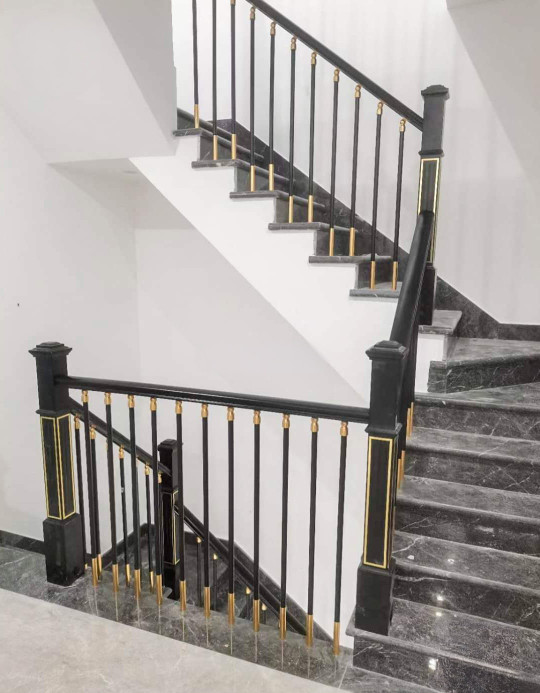 Tôi cho thuê nhà mới, căn góc, 92m2_ 5T; vỉa hè, Hoàng Quốc Việt-29 Tr