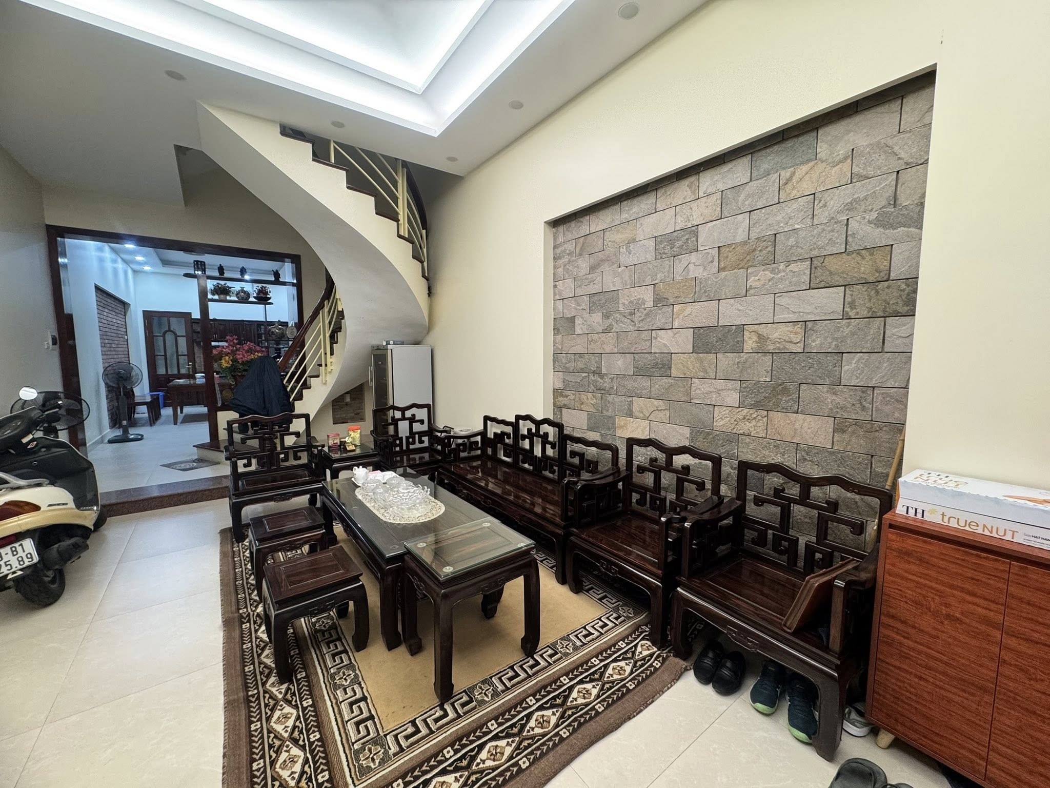 Bán Nhà! Nghĩa Đô,Oto tránh,Khu Cán bộ,DT: 68m2 x 5Tầng,MT: 4.3m,Giá: 36.6 tỷ Cầu Giấy