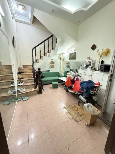 Bán nhà 25m² ngang 3m giá 5.9 tỷ Phường Ngọc Hà