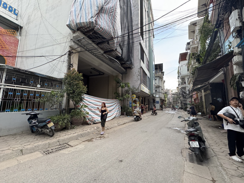 Bán tòa khách sạn Hoàng Hoa Thám (BĐ) 295m, 8 tầng, mt 8.2m, giá 150 tỷ
