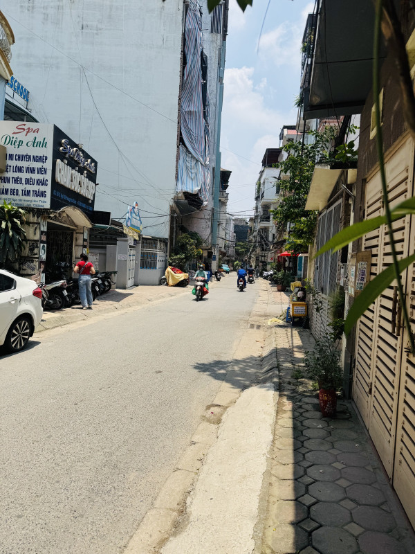Bán nhà Hoàng Hoa Thám (BĐ) 58m, 3 tầng, mt 3.1m, giá 16.5 tỷ