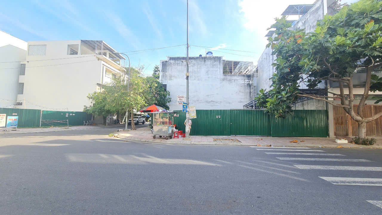 -Bán lô góc siêu đẹp kđt Hà Quang 2 - Giá 16 Tỷ
- Hướng Đông Nam
- Vị trí 2 mặt tiền đường 13 và đường 4D, nằm ngay khu vực trung tâm khu HQ2 tập trung các nhà hàng, Spa cho khách Hàn Quốc, cách đường Lê Hồng Phong 200m.
- Diện tích 167,5m2 thích hợp x