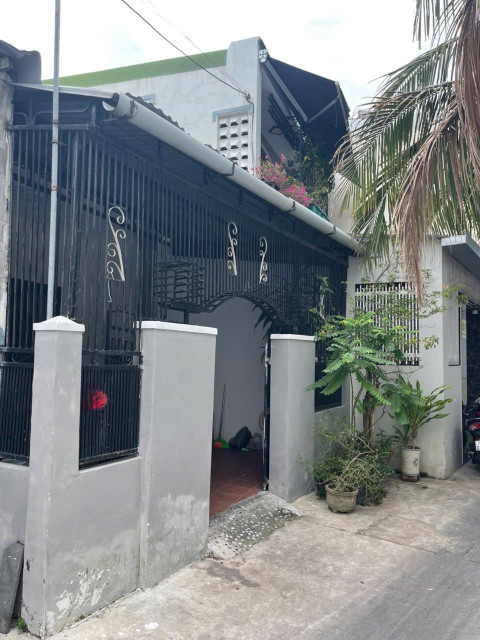 💥 BÁN NHÀ CẤP 4 - PHƯỜNG NGỌC HIỆP, TRUNG TÂM NHA TRANG 👉 Chính chủ gửi bán căn nhà cấp 4 xinh,        • DT : 73,7m²