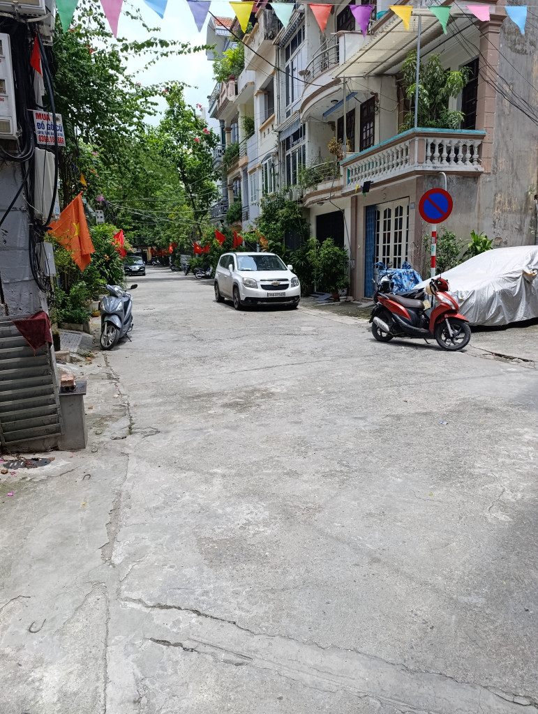 Siêu Phẩm! Ngọc Khánh,Ngõ Oto Tránh,Phân Lô,DT:52m2 x 2Tầng,MT: 3.54m,Giá: 15.3 tỷ Ba Đình