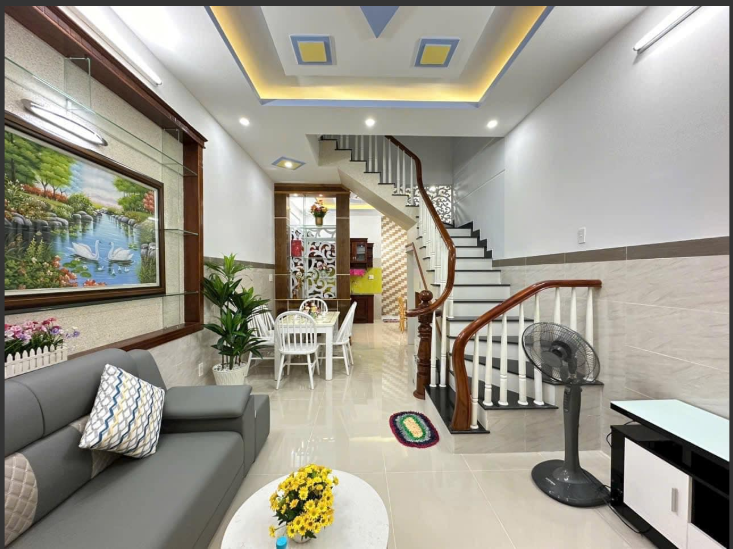 BÁN NHÀ 1 TRỆT 2 LẦU HẺM Ô TÔ NGUYỄN HỚI