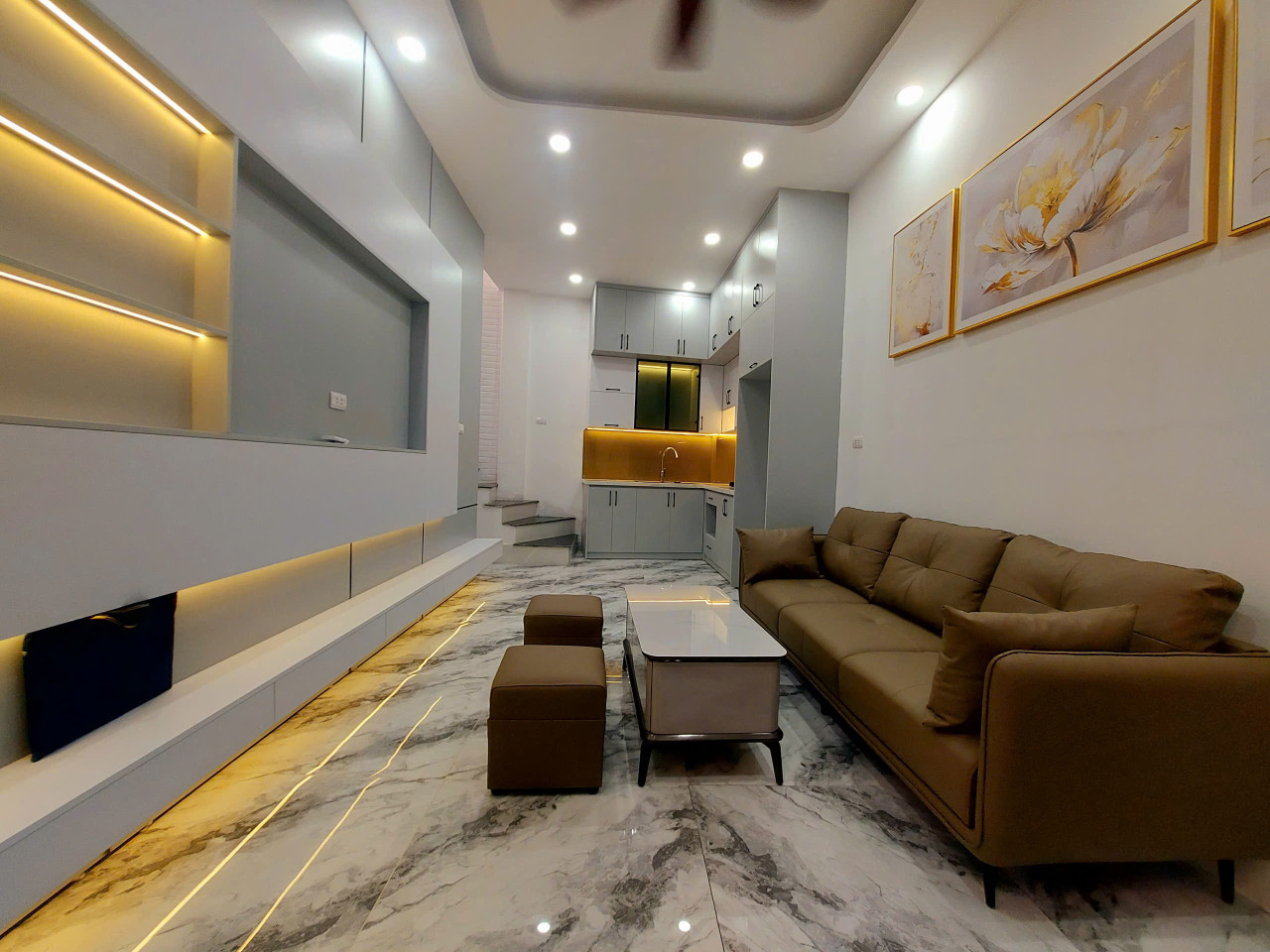 NHỈNH 6 TỶ - NHÀ ĐẸP KHU VÂN HỒ, GẦN CÔNG VIÊN THỐNG NHẤT, QUẬN HAI BÀ TRƯNG 32M2, 3 GÁC ĐỖ CỬA, Ở SƯỚNG