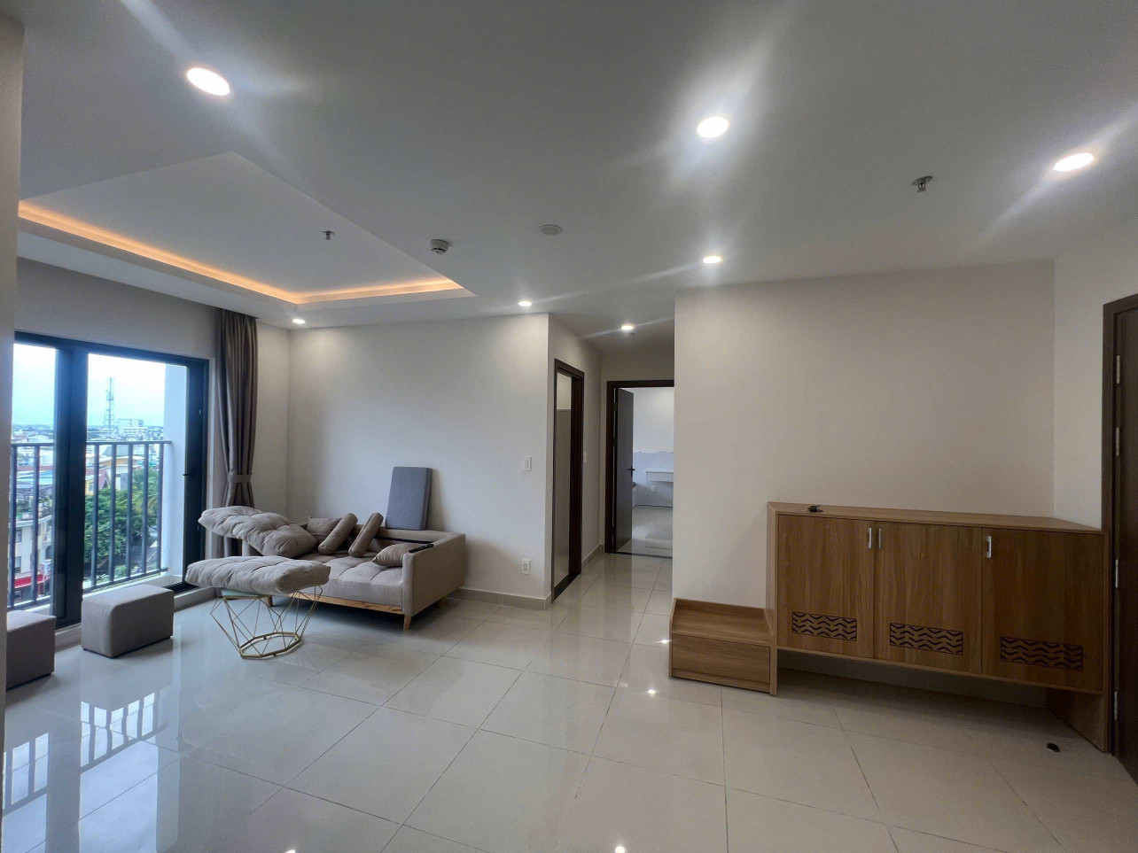 Cho thuê căn hộ CT9 Vĩnh Điềm Trung - DT: 73m2  - Gồm: 2PN, 2WC - Giá thuê: 13,5tr/tháng - Cọc 2, thanh toán 2 ____
