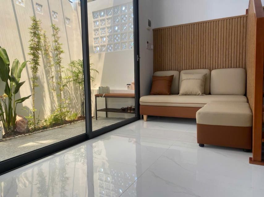 Cho thuê nhà nguyên căn hẻm đường Tố Hữu. 71m2 gồm 2 PN đầy đủ nội thất giá 11tr/ tháng