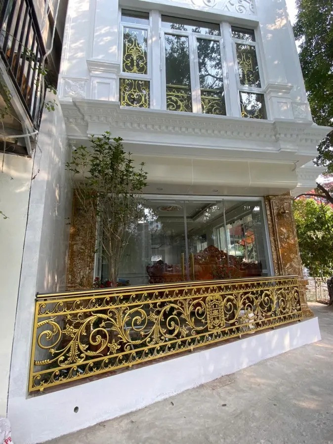 Bán nhà mặt phố Quan Nhân – Thanh Xuân | Lô góc 103m² View hồ – 5 tầng  - MT rộng , giá 50 tỷ 🔑 Thông tin chi tiết: Vị trí: Mặt phố Quan Nhân, trung tâm quận Thanh Xuân, gần Vũ Trọng Phụng – Đường Láng. Lô góc 3 mặt thoáng, view hồ hiếm có, cực kỳ giá trị