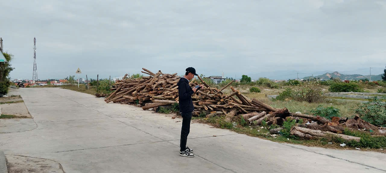 0938156791 Hiếu , Lô góc khu phân lô Bá Hà 2. Diện tích 150m(8x19), hướng đông và nam. Giá 34tr/m2.