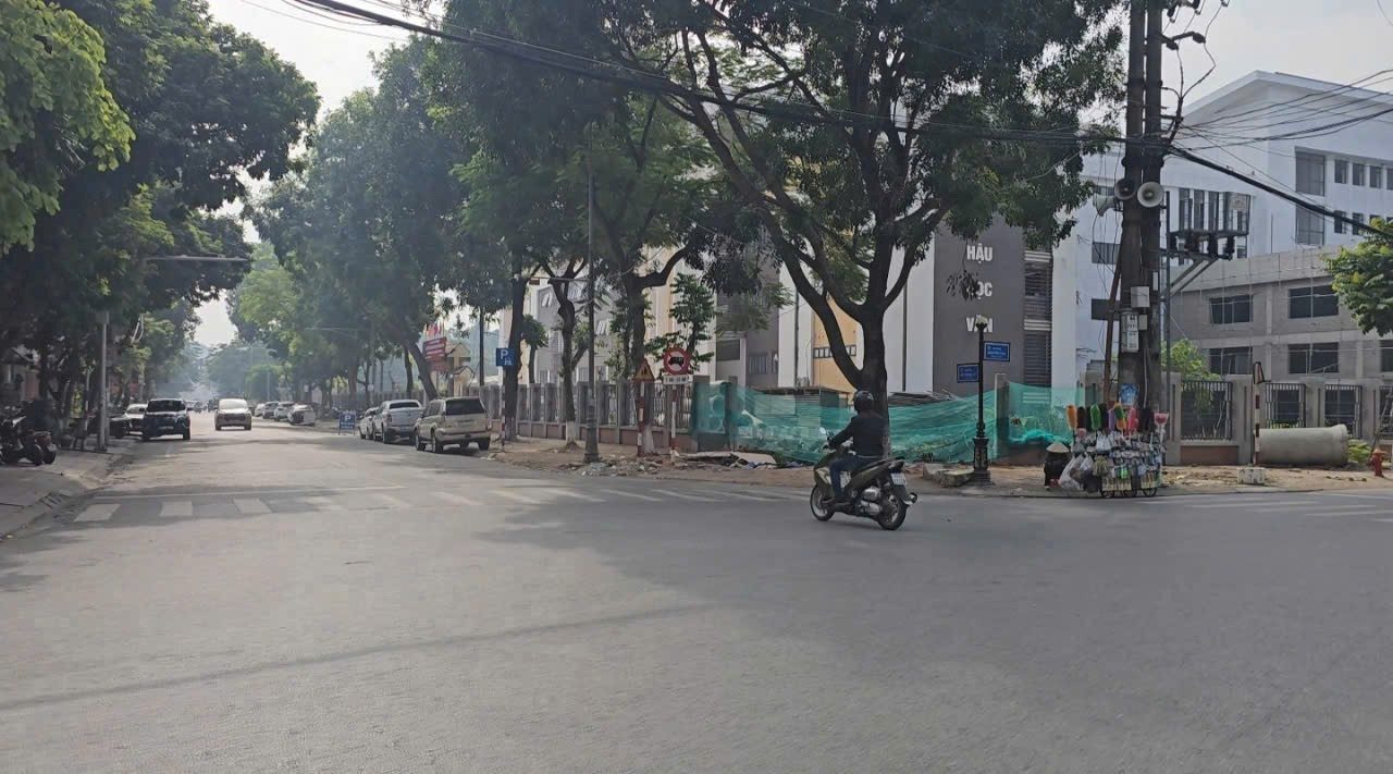 Bán nhà 5.5 tầng đường nguyễn cao dt 190m2 + mt 15m + hướng tây bắc giá 58 tỷ