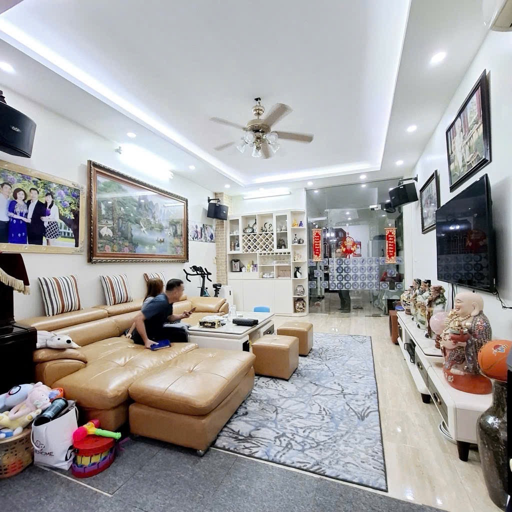 Bán nhà Tôn Đức Thắng 61.2m² có sẵn 61m² thổ cư ngang 4.5m giá 29.6 tỷ tại Phường Ô Chợ Dừa