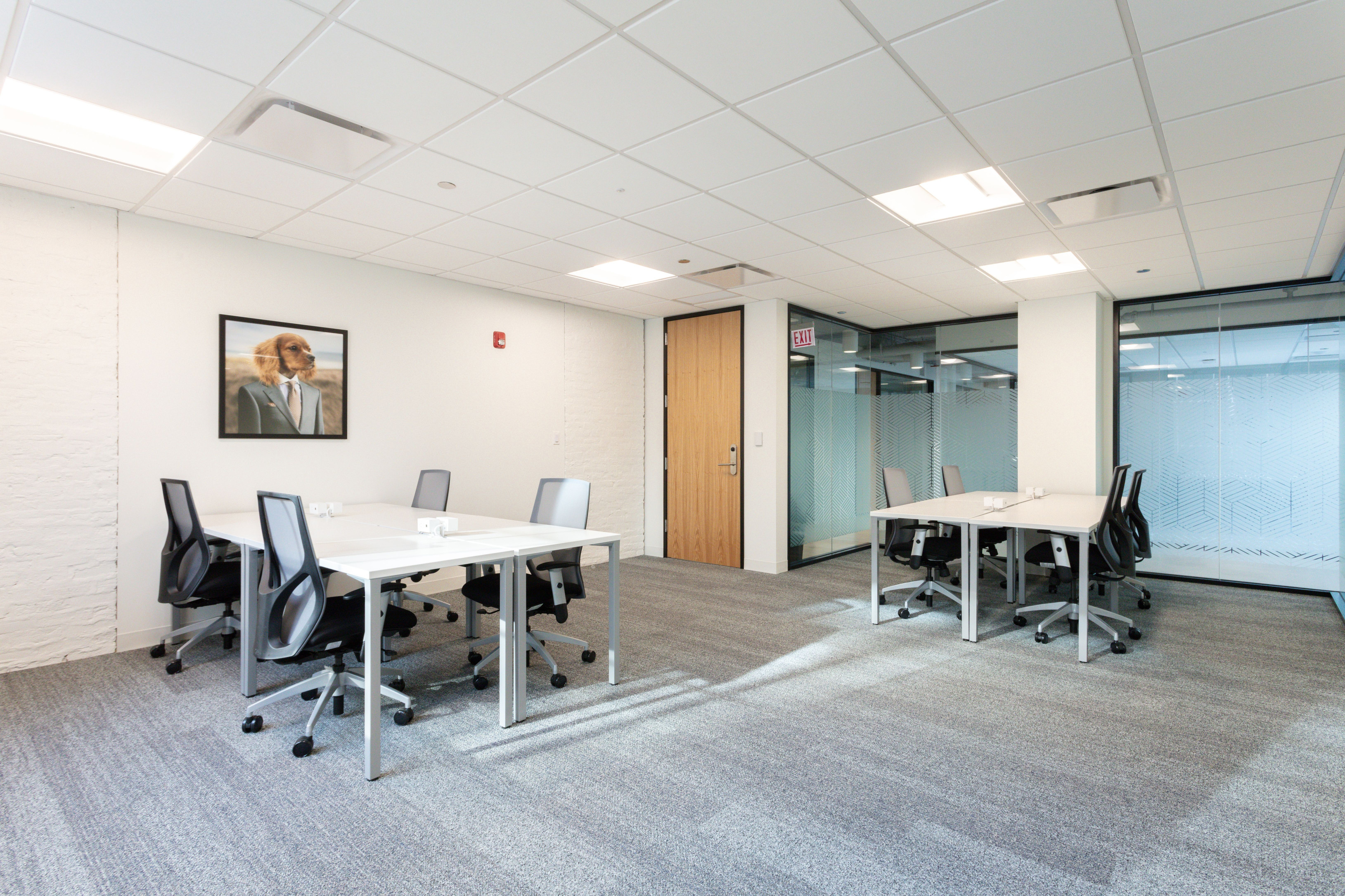 Sử dụng không gian văn phòng với thiết kế tinh tế, mở cửa 24/7 dành cho 4 người tại Spaces Belvedere